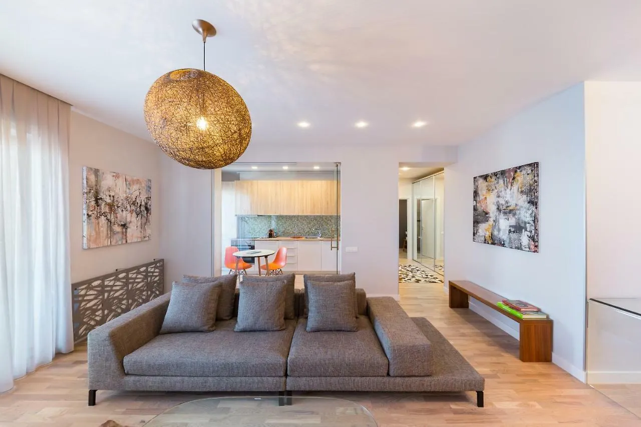 The Shades Of Grey-Tranquil 4Th-Floor Apartment Baneasa Area Bucharest 0*,