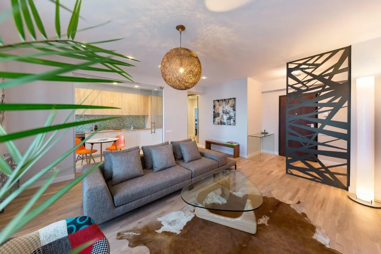 The Shades Of Grey-Tranquil 4Th-Floor Apartment Baneasa Area Bucharest