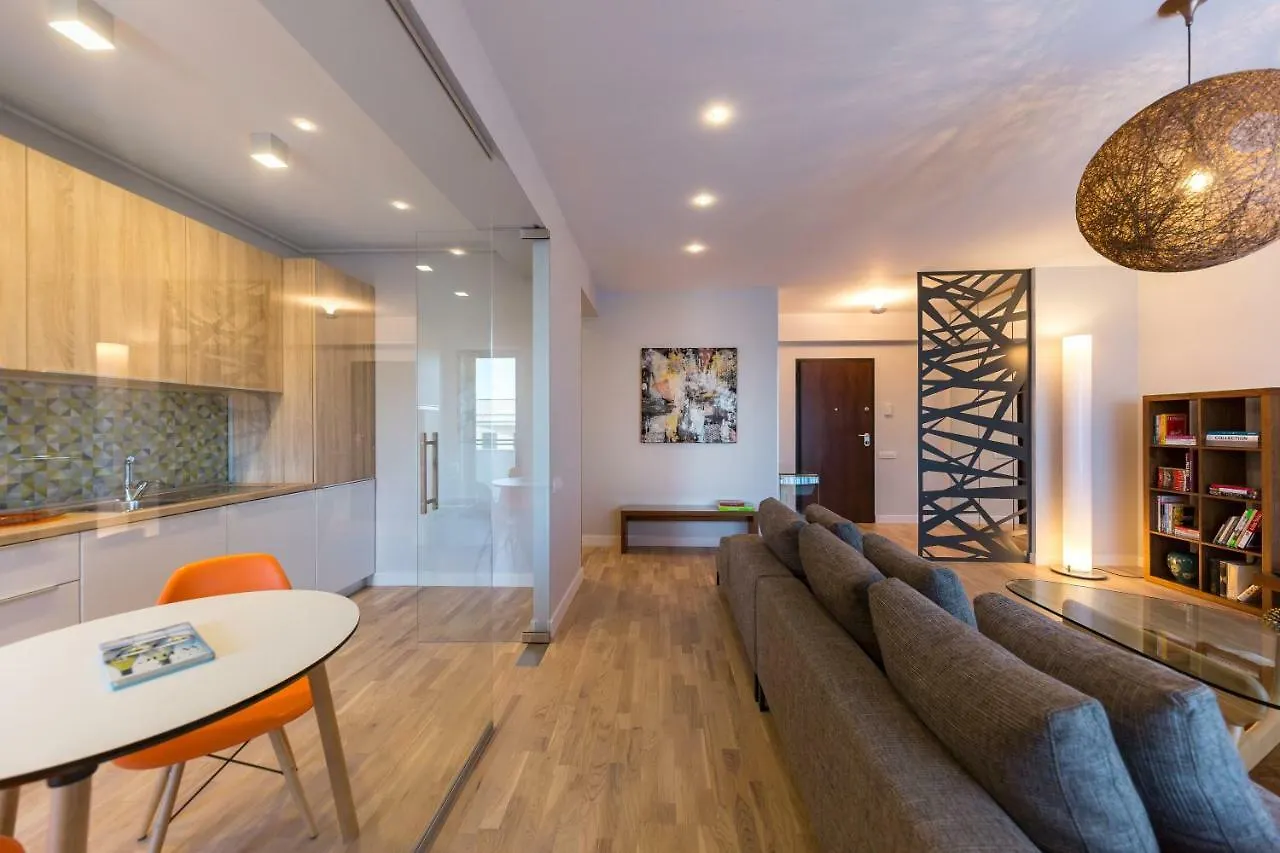 The Shades Of Grey-Tranquil 4Th-Floor Apartment Baneasa Area Bucharest