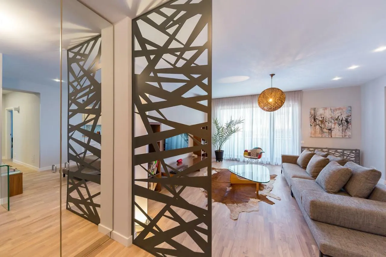 The Shades Of Grey-Tranquil 4Th-Floor Apartment Baneasa Area Bucharest Romania