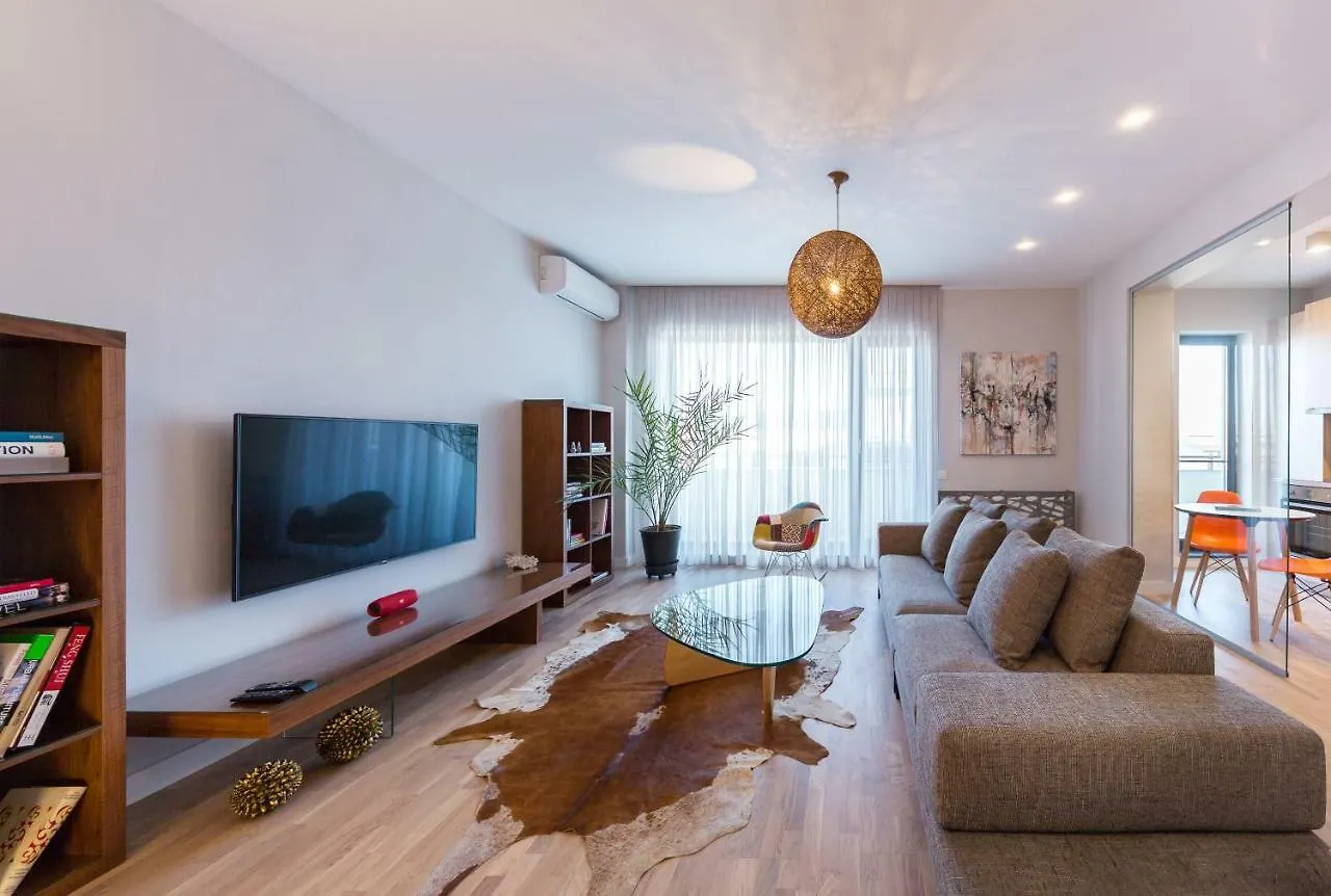 The Shades Of Grey-Tranquil 4Th-Floor Apartment Baneasa Area Bucharest